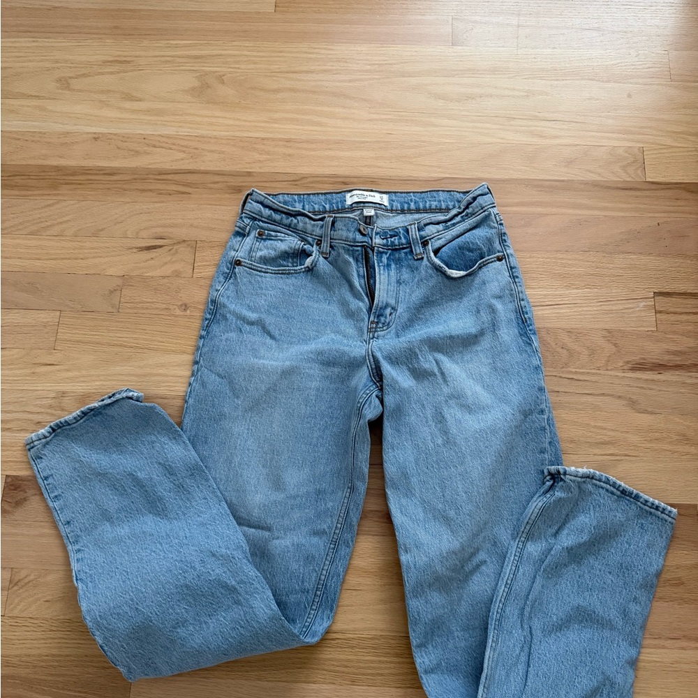 Abercrombie & Fitch Mid Rise Straight Leg Jeans